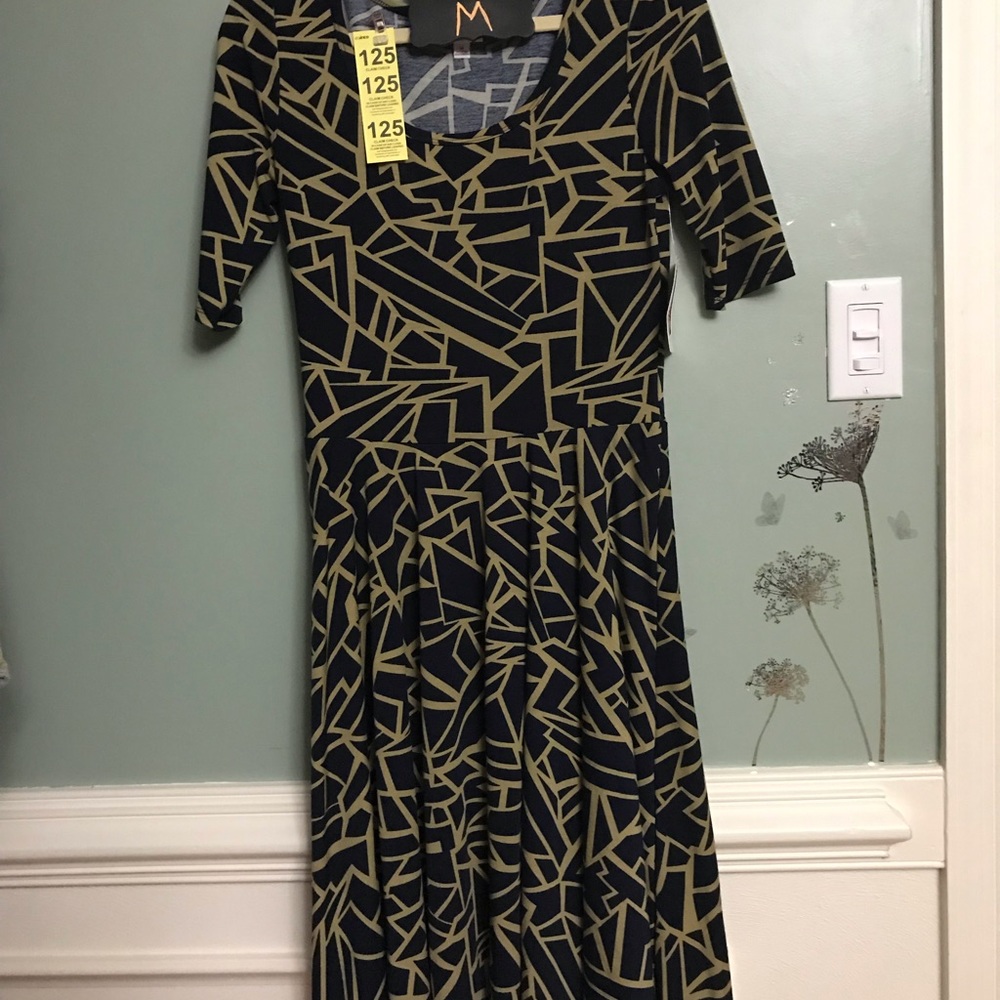 ⛔️. SOLD SOLD ⛔️. NWT Nicole M